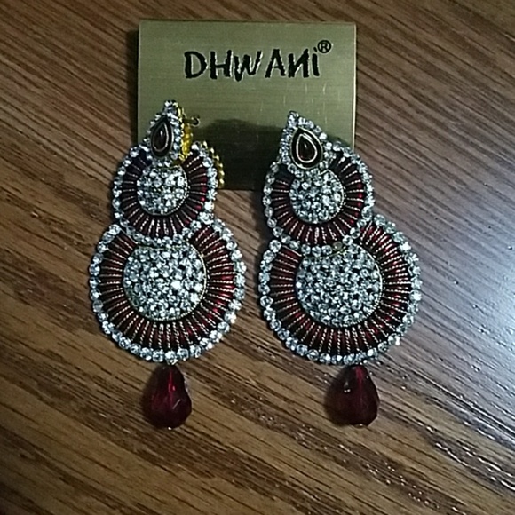 Jewelry - Earrings